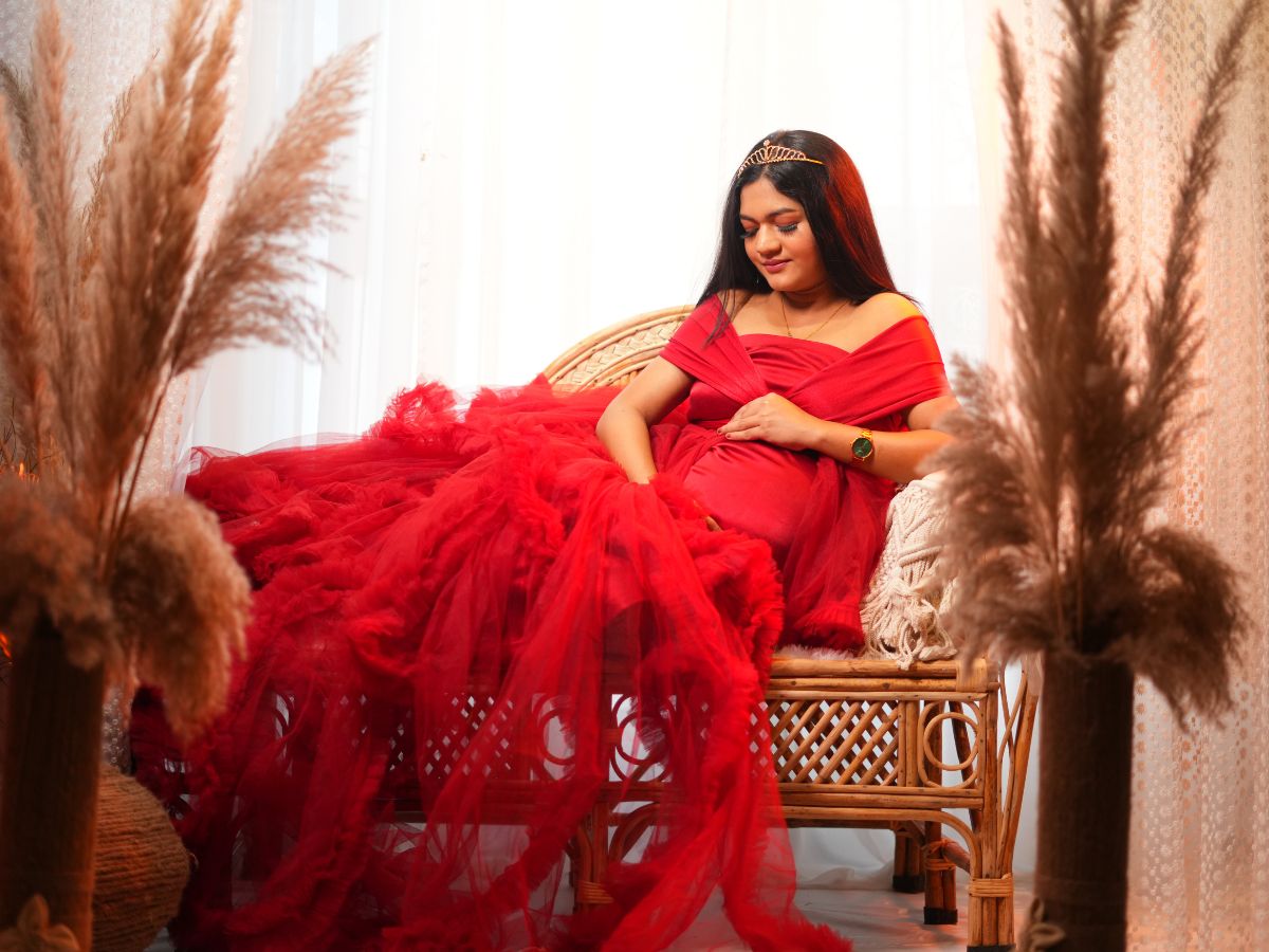 Best Maternity Shoot in Vrindavan, Lucknow under 2000