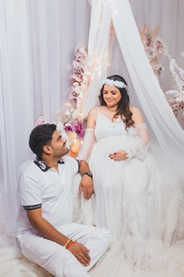 Capturing The Moment :Maternity Shoot In Lucknow Under Budget