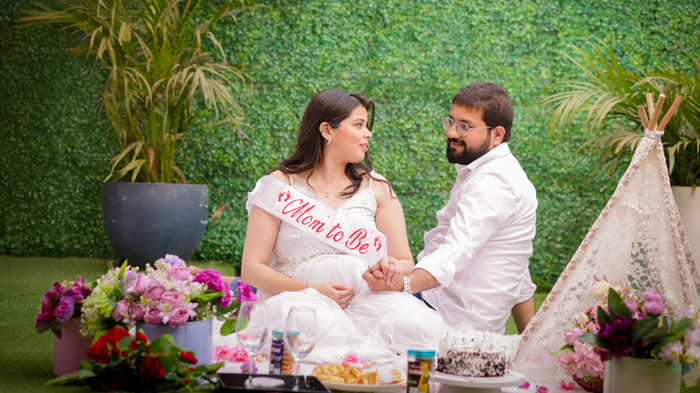 Lovely Maternity shoot  In Lucknow