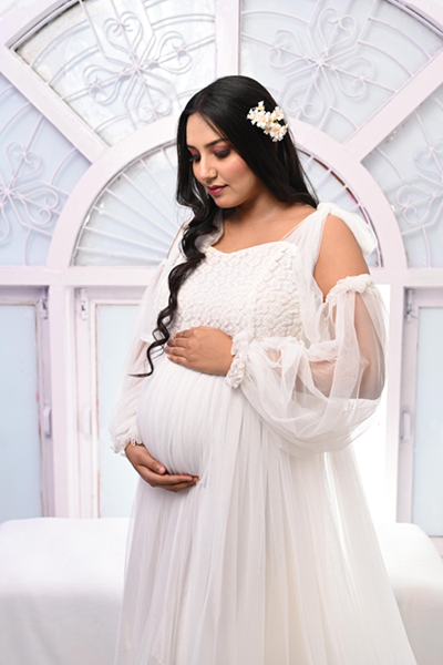 Best Maternity Shoot In Divya Nagar Gorakhpur