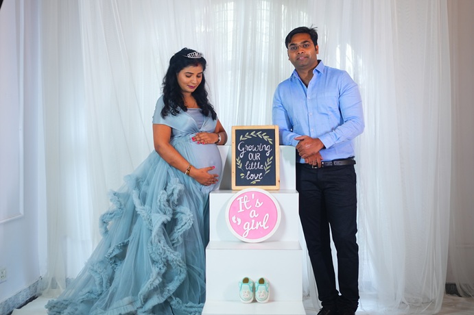 Lucknow’s Cutest Maternity Shoot Setups with Designer Gowns